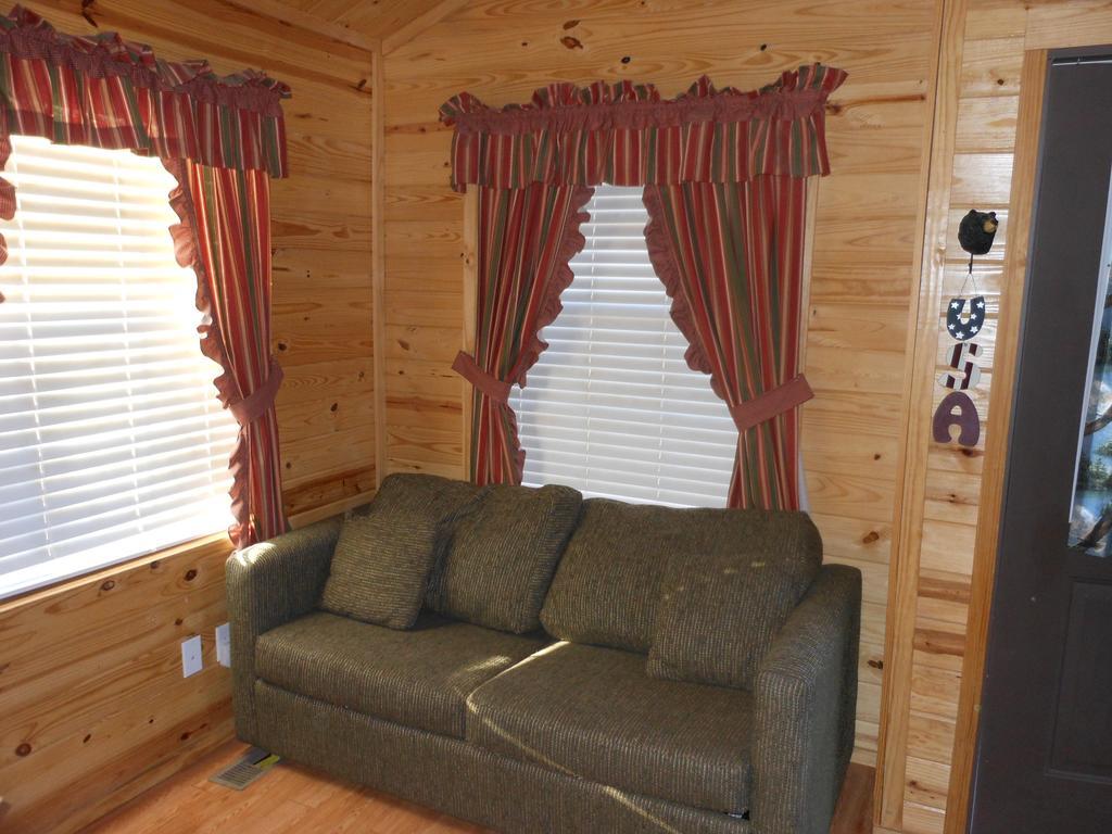 Oakzanita Springs Camping Resort Cabin 1 Descanso Zewnętrze zdjęcie