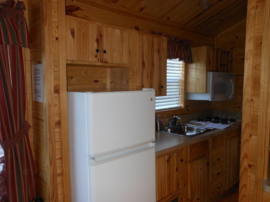 Oakzanita Springs Camping Resort Cabin 1 Descanso Zewnętrze zdjęcie